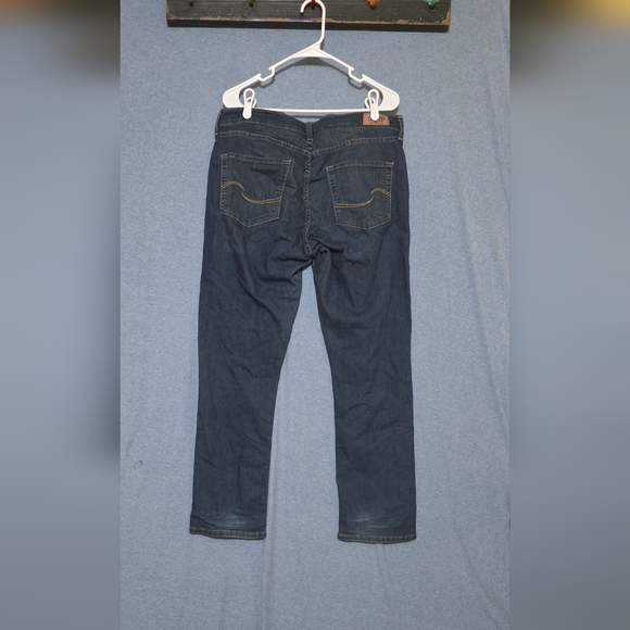 Signature by Levi Strauss Women's Curvy Straight Leg Dark Indigo Jeans. 16M - Picture 2 of 7